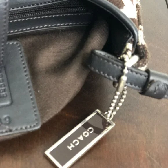 Coach Vintage Signature C Wool Shoulder Bag - Picture 11 of 14